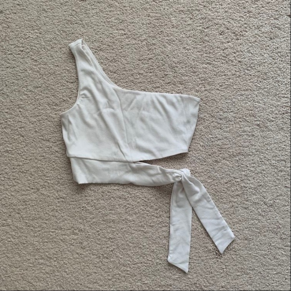White one shoulder tie top